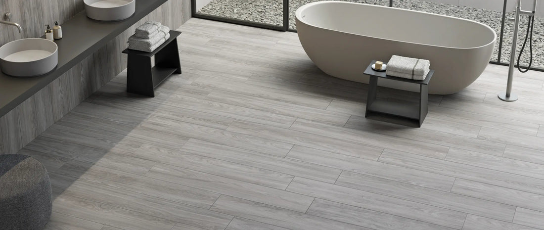 Grey oak wood effect porcelain tiles: when they really work (and when they don't)