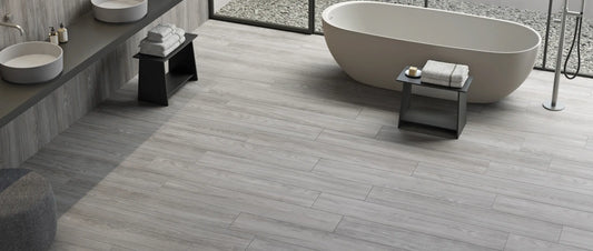 Grey oak wood effect porcelain tiles: when they really work (and when they don't)