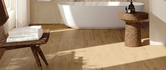 Light oak wood effect porcelain tiles floor in modern bathroom