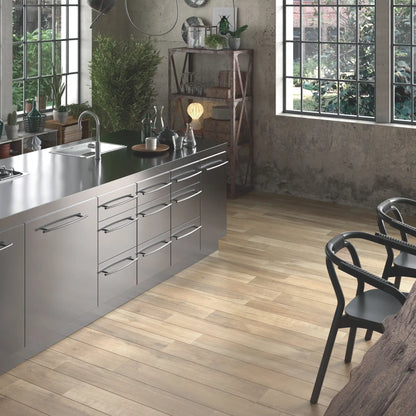 Oak wood-effect porcelain flooring in a modern kitchen – North Wind Oak